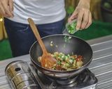 รูปขั้นตอนการทำที่ 17 ของ สามชั้นคั่วพริกเกลือ หอม อร่อย ทานไม่เคยเหลือ