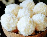 A picture of step 1 of Coconut Laddo.