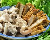 Hình bước làm 1 của món Thịt luộc cuốn rau rừng 🌿