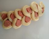 Foto langkah ke 7 dari resep Roti Sosis Kepang.