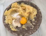 Foto langkah ke 2 dari resep Perkedel (persatuan kentang dan telur).