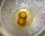 Foto del paso 2 de la receta: Mini quequitos de manzana 🍎 hechos en juguera y máquina de mini quequitos