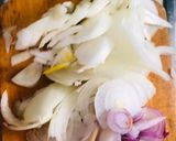 Foto langkah ke 1 dari resep Sambal bawang bombay.