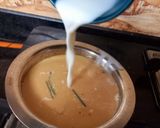 कडक मसाला चहा (Masala Chai Recipe In Marathi) रेसिपी स्टेप 2 फोटो 