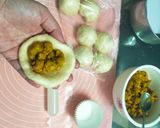 Hình bước làm 4 của món Bánh mì nhân cari gà