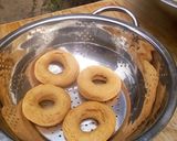 A picture of step 7 of Sugar Doughnuts.