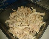 Foto langkah ke 1 dari resep Ayam Suwir Bumbu Bali.