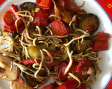 Foto del paso 7 de la receta: Ñoquis con verduras, gulas y huevos de codorniz