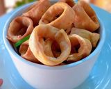 A picture of step 6 of Spicy ring crackers.