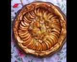 Une image de l'étape 4 de Tarte pommes bananes citron et caramel.