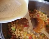 Foto del paso 5 de la receta: Garbanzos verduras y langostinos