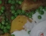A picture of step 6 of Aloo mater methi pulao.