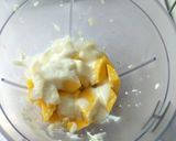 A picture of step 2 of Mango Yogurt Smoothie.