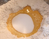 Foto del paso 6 de la receta Bizcocho de coco y lima con glaseado de coco rosa