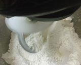 Hình bước làm 1 của món Bánh Bao Trứng Muối