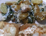 Foto del paso 5 de la receta: Milanesa de merluza al roquefort con papines y espinacas