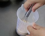 Foto langkah ke 1 dari resep Cinroll Tepung Sorghum Merah.