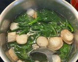 Hình bước làm 2 của món Canh Nấm Đùi Gà Mồng Tơi