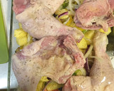 Foto del paso 2 de la receta: Cuartos traseros de pollo con verduras a la silla