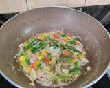 A picture of step 5 of Garlic fettuccine.