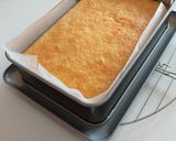 Foto del passaggio 3 della ricetta Tortina gluten free con Yogurt al limone e frutti di bosco