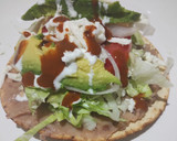 Foto del paso 8 de la receta: Tostadas de frijoles