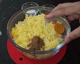 A picture of step 1 of Noodles Mirch Pakora.