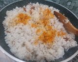 Gambar langkah 3 resipi Nasi goreng kunyit udang kering.