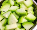 Hình bước làm 1 của món Canh Bí Đao Nấu Thịt Bằm