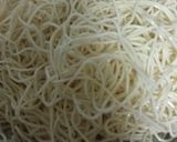 A picture of step 1 of Noodles in Spicy Pasta Sauce.
