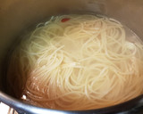 Foto del paso 2 de la receta: Espaguetis con tomate al crocante de bacon