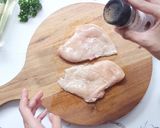 Foto langkah ke 2 dari resep Chicken Breast with Lemon Butter Sauce.