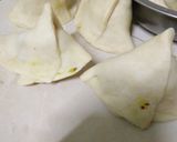 A picture of step 4 of Aloo Samosa.