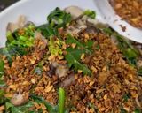 Gambar langkah 3 resipi Kailan & Cendawan Shitake Crispy Garlic Sos Tiram.