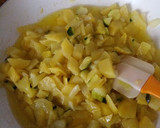 Foto del paso 2 de la receta: Tortilla de patatas, calabacín y rulo de cabra