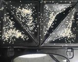 عکس مرحله 4 از دستور کلوچه فوری با ساندویچ ساز