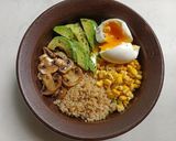 Foto del paso 4 de la receta: Bol de quinoa, champiñones, palta