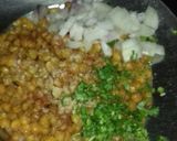A picture of step 2 of American crispy corn chat.