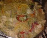 Foto del paso 8 de la receta: Wok de vegetales y pollo con tallarines