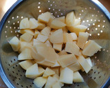 Foto del paso 1 de la receta: Estofado de patatas con pescado. 🥔🦐🦑🐟🍲