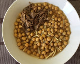 Foto del paso 3 de la receta: Garbanzos con zancarrón