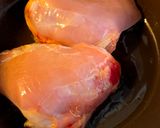 Foto del paso 2 de la receta: “Muslos de pollo al vino blanco con crema de puerros”