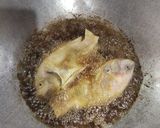 Foto langkah ke 2 dari resep Ikan Nila Goreng Bumbu Acar.
