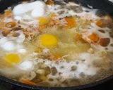 Foto langkah ke 6 dari resep Sop Telur Makaroni.