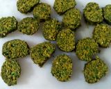 A picture of step 3 of Fried Palak(spinach) Muthiya.