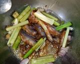 Hình bước làm 2 của món Mắm Linh Kho Tôm Thịt
