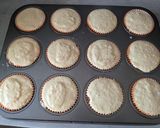 Pudinggal töltött kókuszos muffin recept fázis 3 fotója