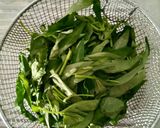 Foto langkah ke 1 dari resep Tumis Kangkung Rice Cooker.