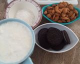A picture of step 1 of Oreo and almond shake.