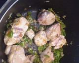 Foto del paso 3 de la receta: Pollo con garbanzos (potaje)